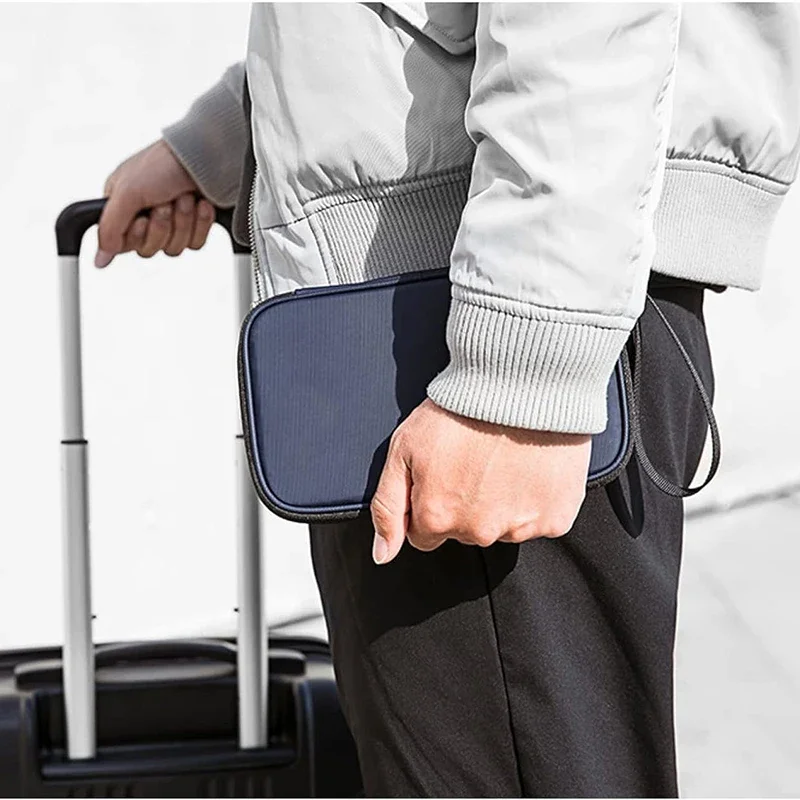 Lightweight Family Travel Pass - огляд і ціна Men'S Accessories Wallet