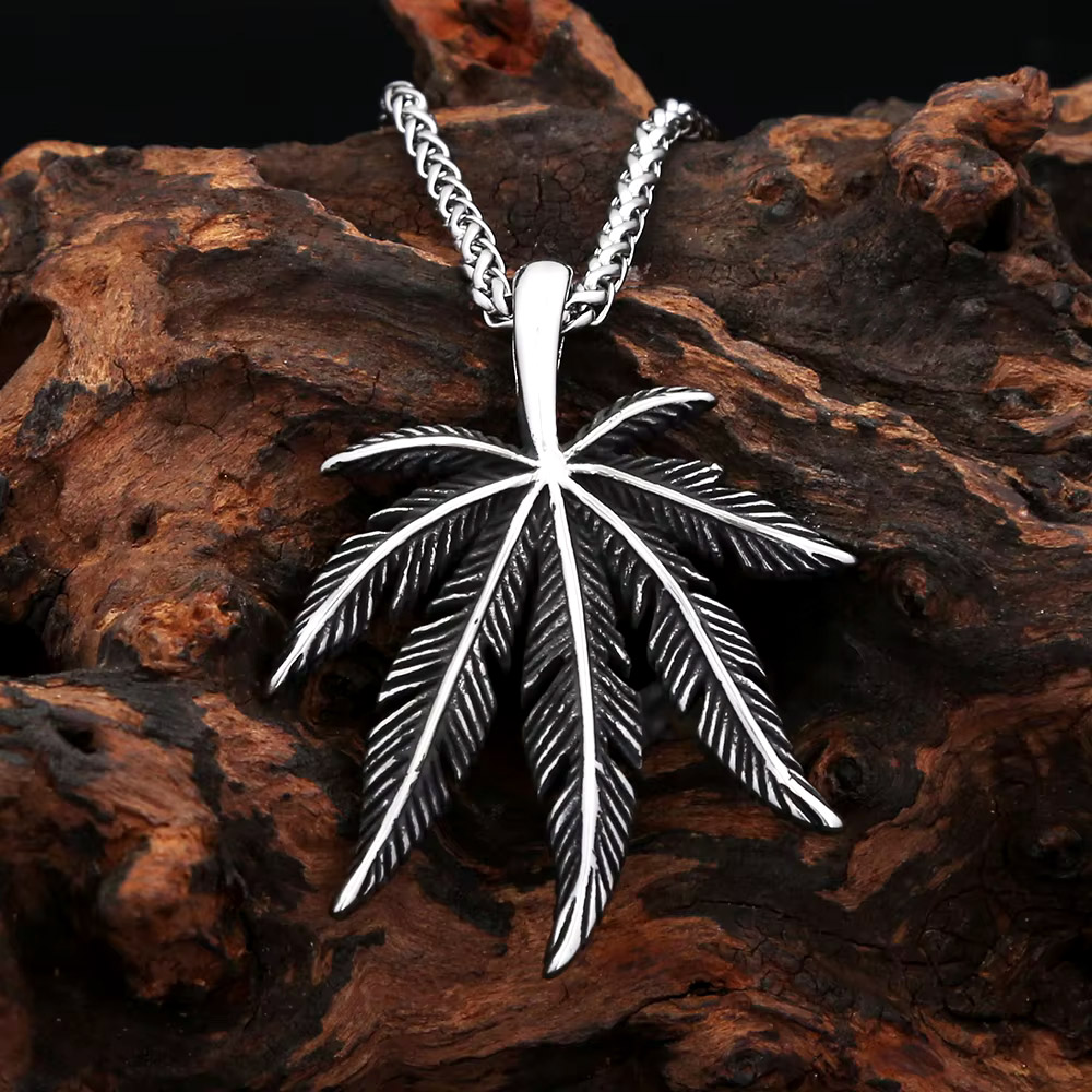 Vintage Dark Hemp Leaf Pendant - огляд і ціна Men'S Vacation Accessories